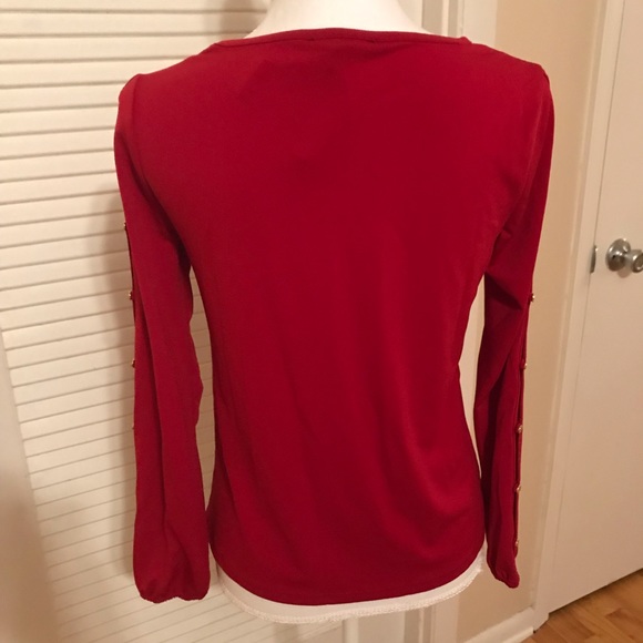 Red top with slit sleeve detail - Picture 4 of 5